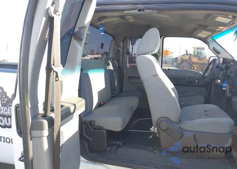 2013 Ford F-250 Xl z USA, uszkodzony, nr VIN 1FT7X2B67DEB13590